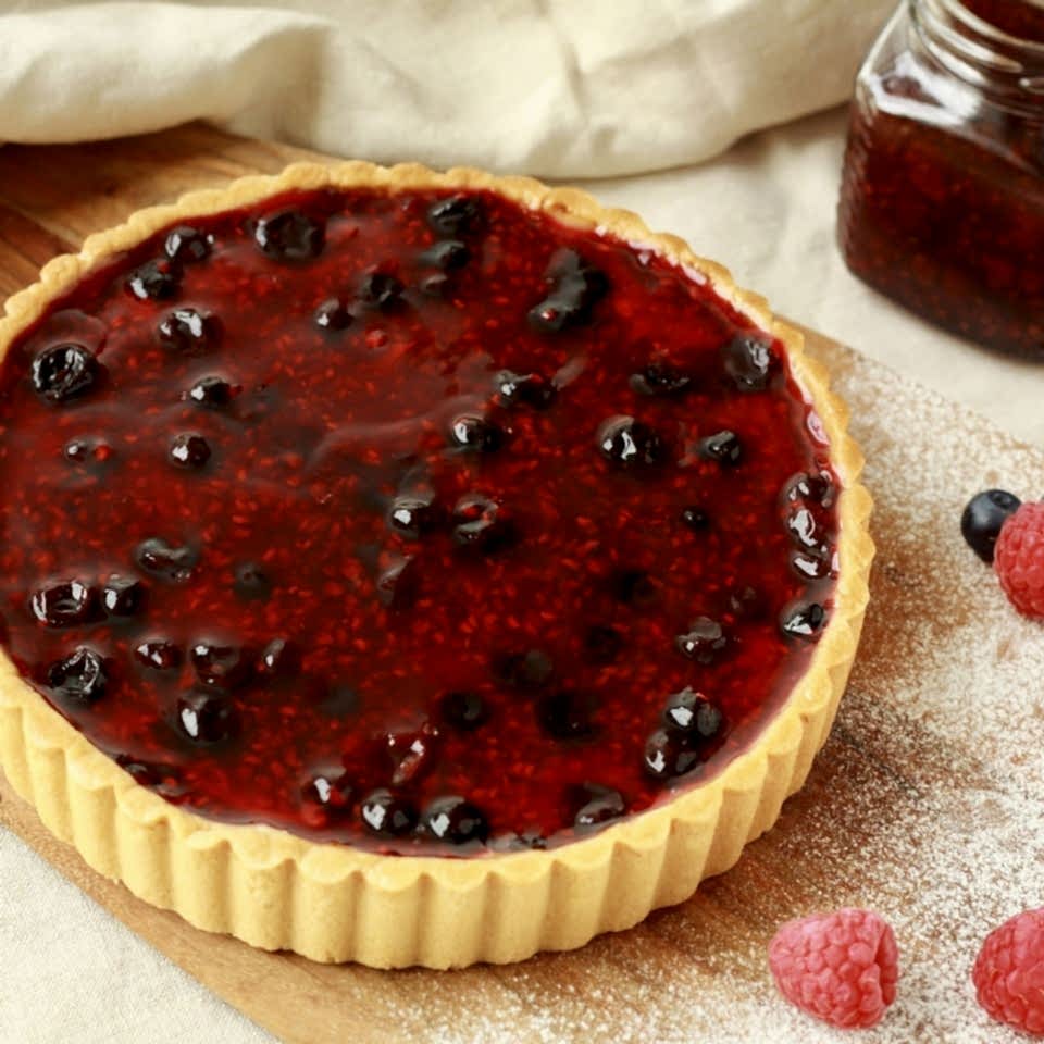 Тарт творожный с малиной