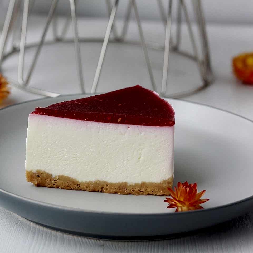 Пирожное Чизкейк с малиной Пирожное Чизкейк с малиной